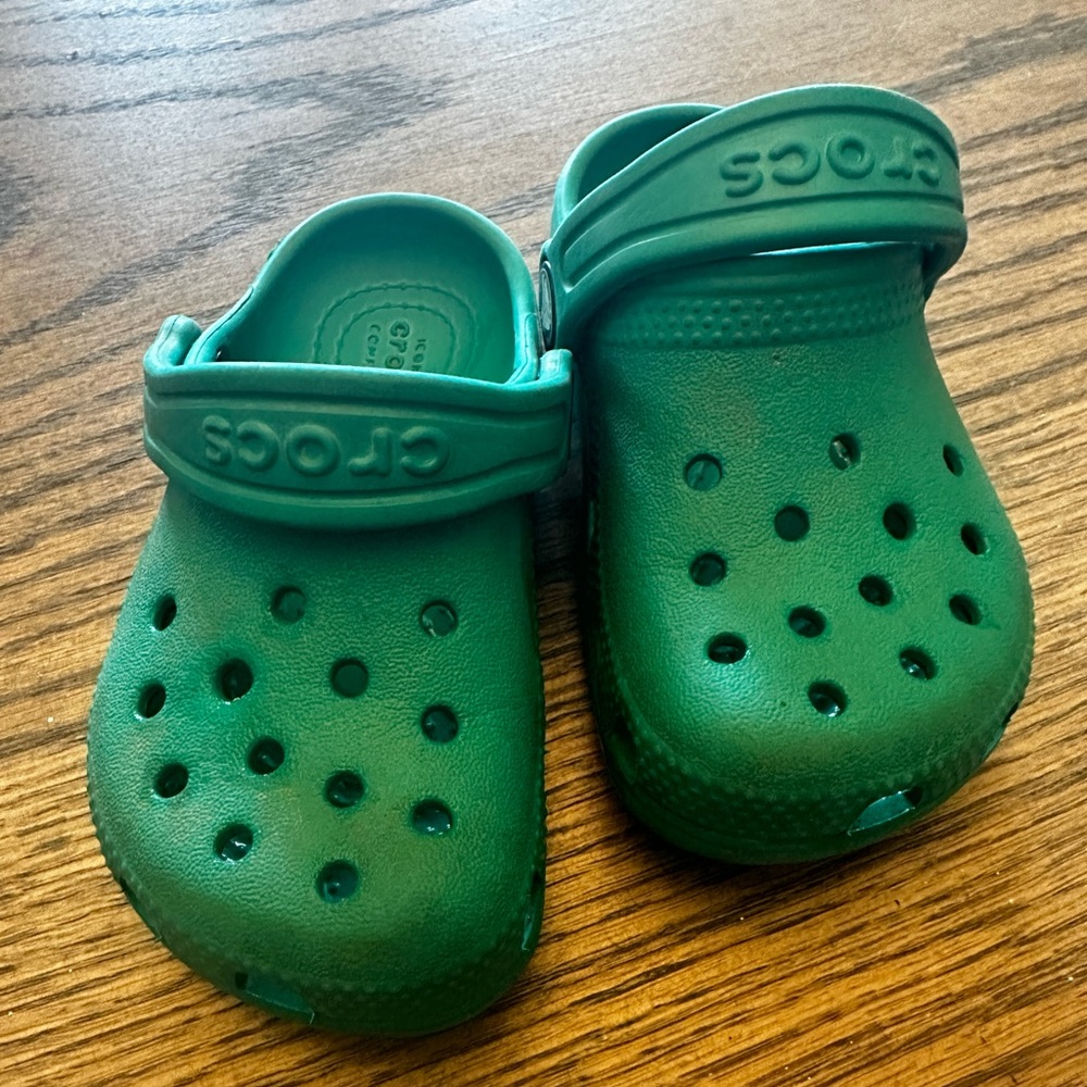 Children’s 7 crocs. Good condition and nice pair for kids.